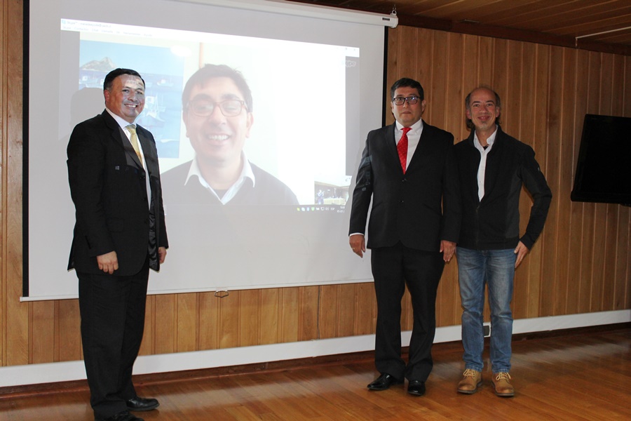 Profesor de Universidad del Tolima, Colombia, obtuvo grado de Dr. en Ciencias Forestales en la UACh