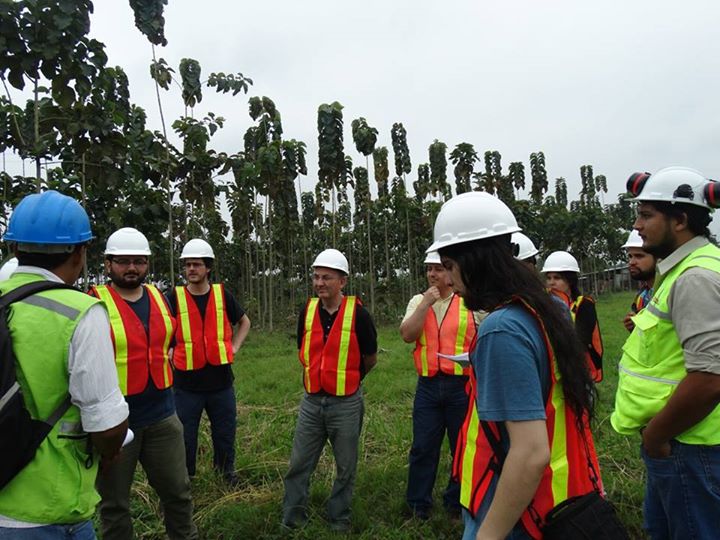 Ingeniería Forestal realizó gira de estudios a Ecuador