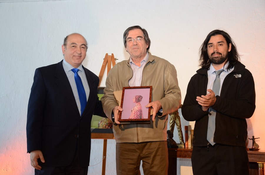 Prof. Luis Inzunza fue reconocido por su labor de vinculación y extensión con el medio
