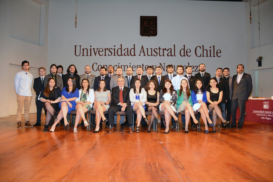 Estudiantes de Facultad de Ciencias Forestales y Recursos Naturales recibieron títulos y grados