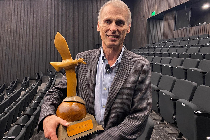 Investigador de la UACh recibe Premio Corma