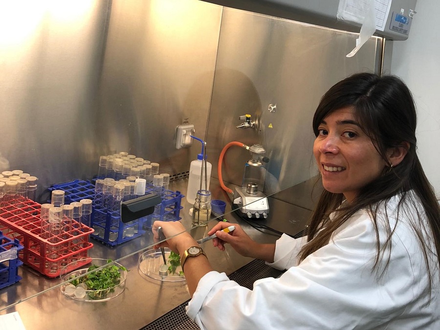 Ingeniera forestal forma parte de laboratorio de investigación en biotecnología en Universidad de Gante, Bélgica