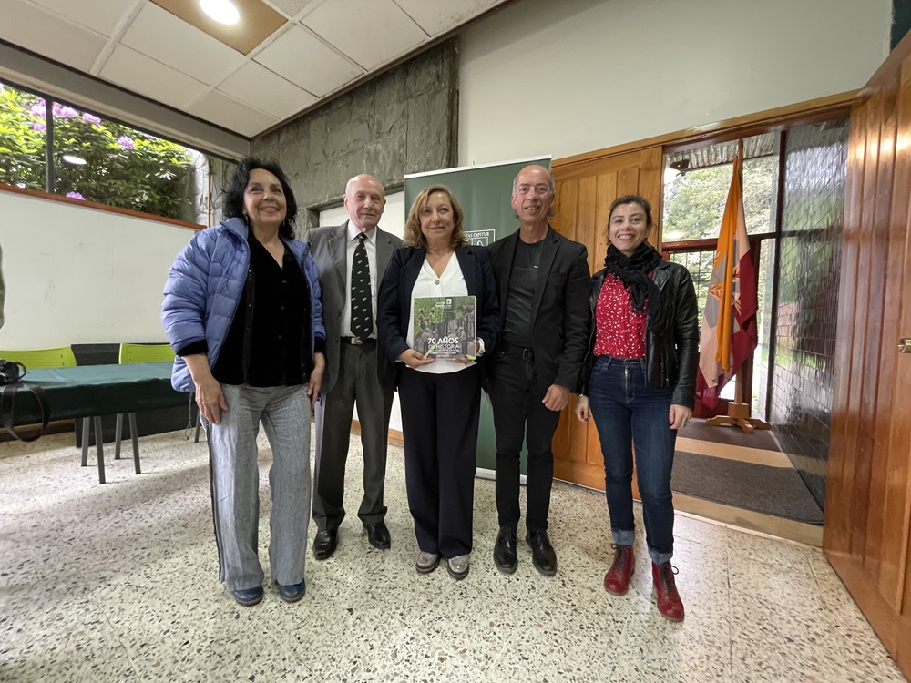 70 años de historia: Lanzan libro de la Facultad de Ciencias Forestales y Recursos Naturales de la UACh