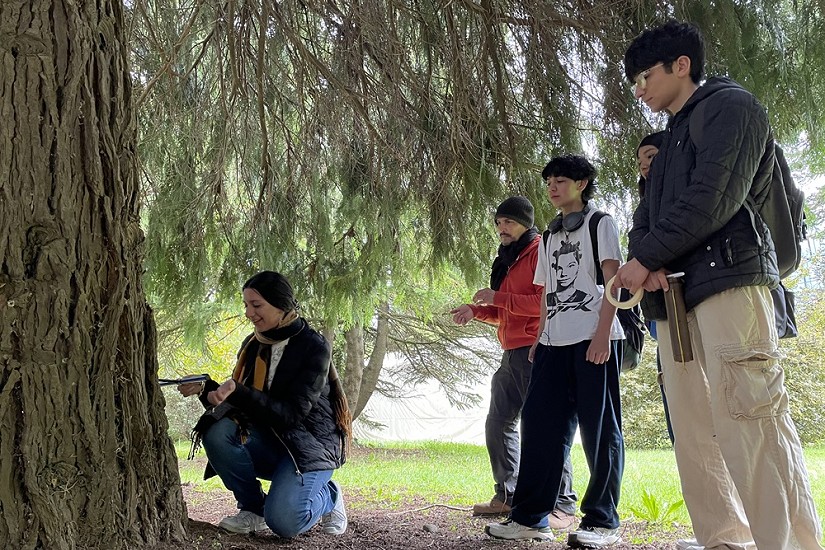 Estudiantes de Alta UACh conocen el lenguaje secreto de los árboles