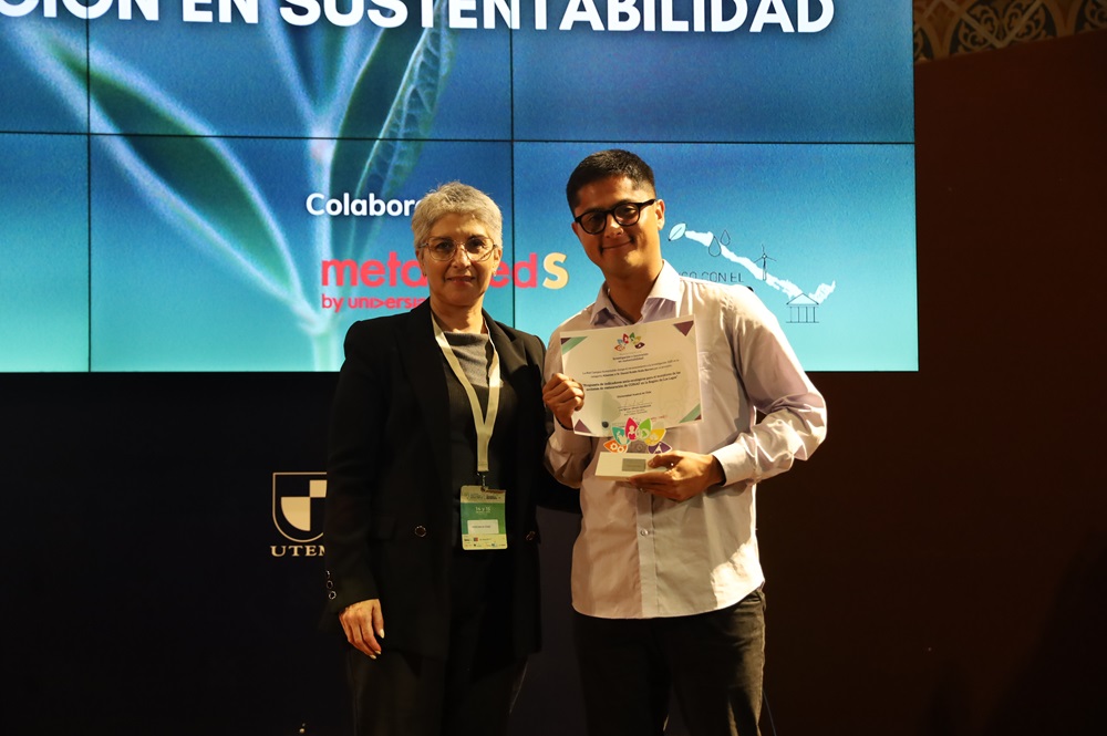 Ingeniero en Conservación de Recursos Naturales recibe reconocimiento a la Investigación e Innovación en Sustentabilidad 2025