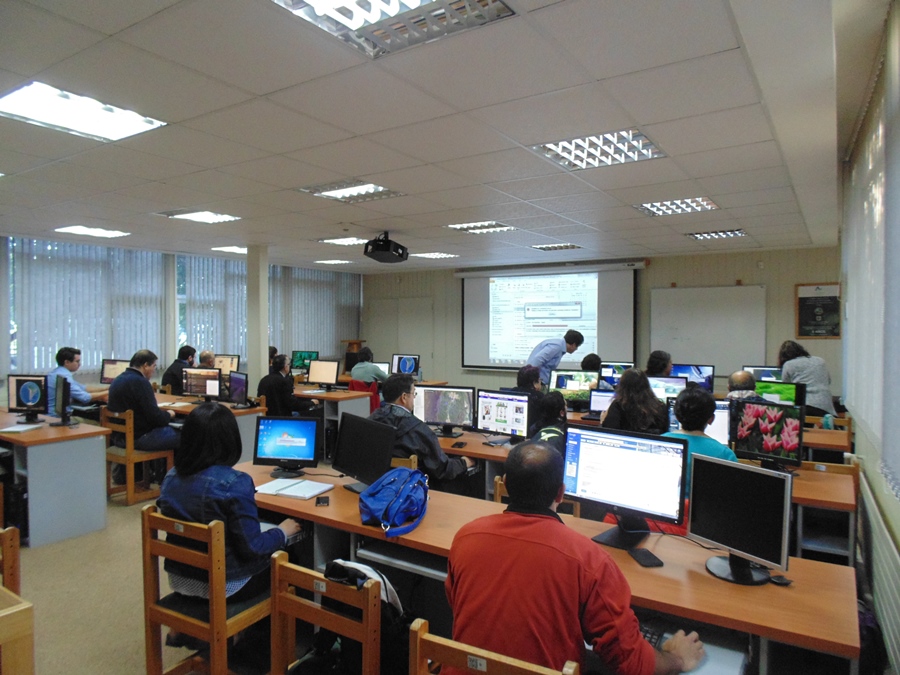 Profesionales de Conaf Los Ríos se capacitaron en monitoreo