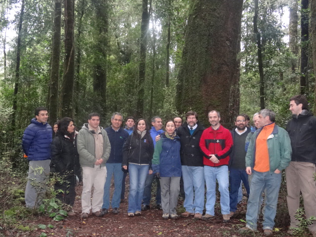 UACh participa en reunión con Comité de Gestión en predio Llancahue