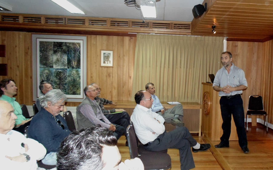 Seminario difundió resultados sobre proyecto de tecnologías silvícolas para plantaciones de coihue y raulí