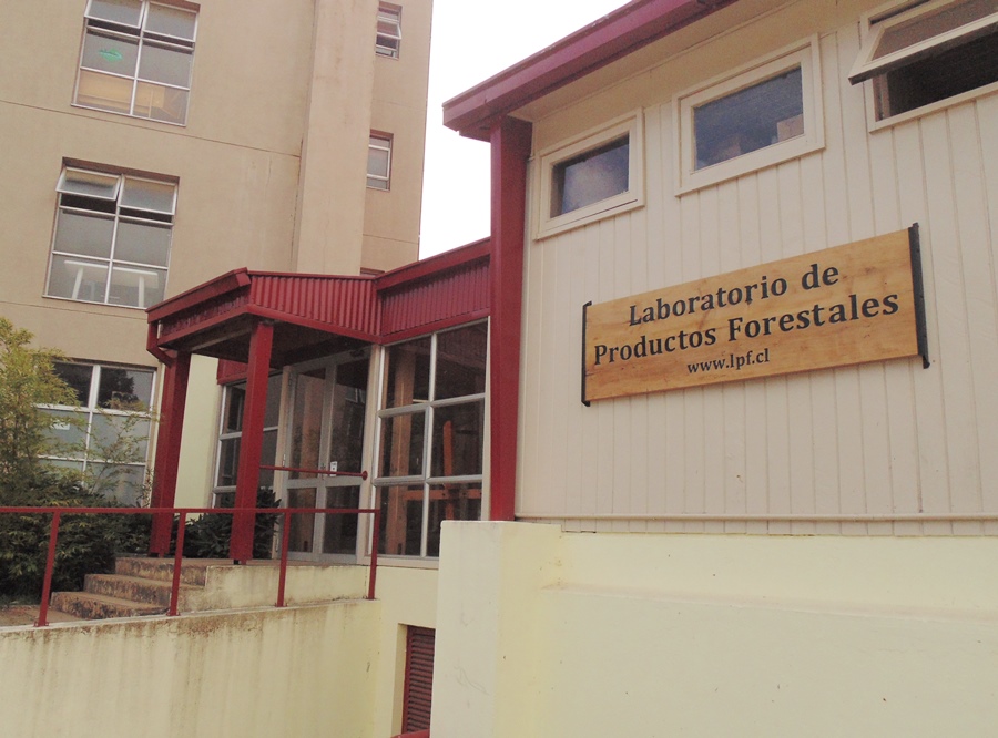 Laboratorio de Productos Forestales contará con nuevo equipo de alta tecnología