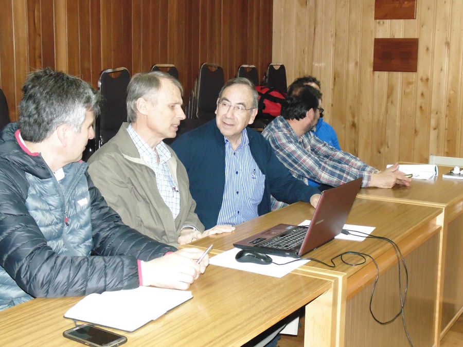Reunión para generación de Anteproyecto de Semillas y Plantas Forestales se realizó en la UACh