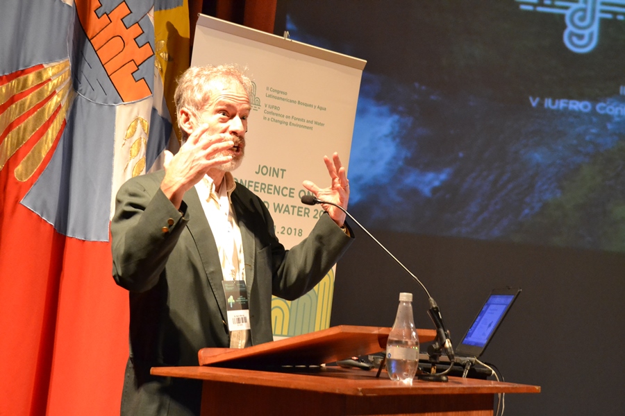 Con llamado a gestionar los bosques para el agua comenzó Conferencia científica en la UACh