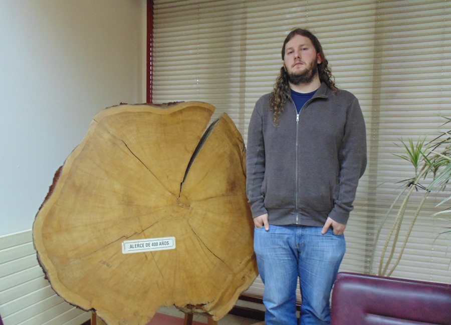 Asistente de Investigación del Laboratorio de Productos Forestales obtiene Beca Chile