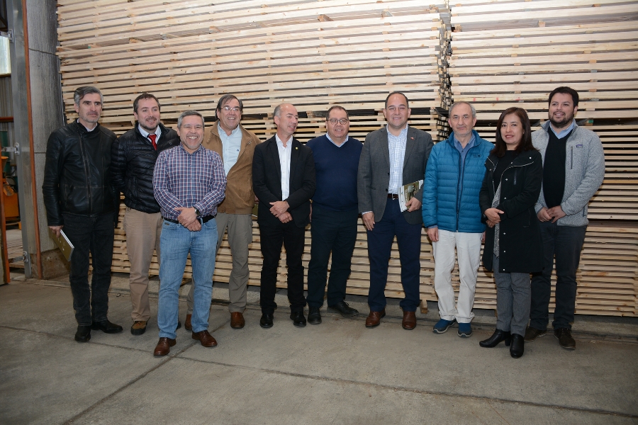 Con donación de madera para Fundación Techo finalizó proyecto UACh