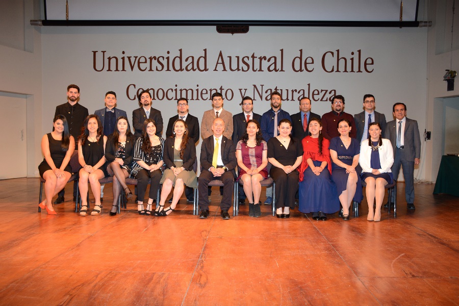 Facultad de Ciencias Forestales y Recursos Naturales hizo entrega de títulos y grados