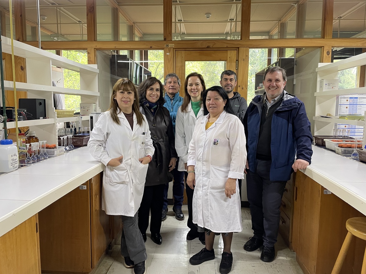 Reacreditan Laboratorio de Nutrición y Suelos Forestales de la UACh