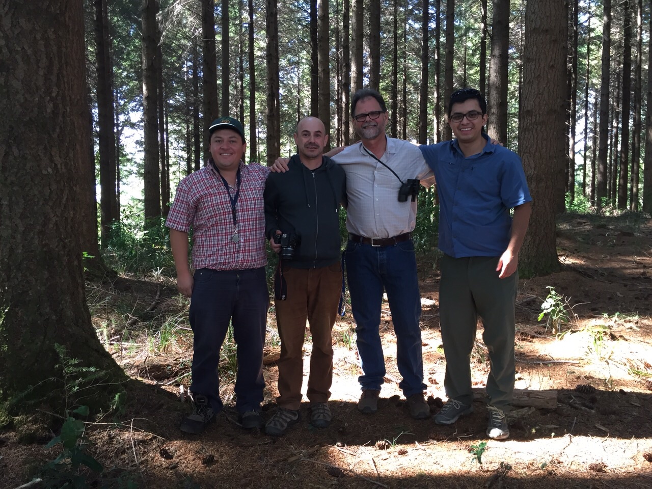 Laboratorio de Salud de Bosques y Ecosistemas recibe a especialista de Oregon State University