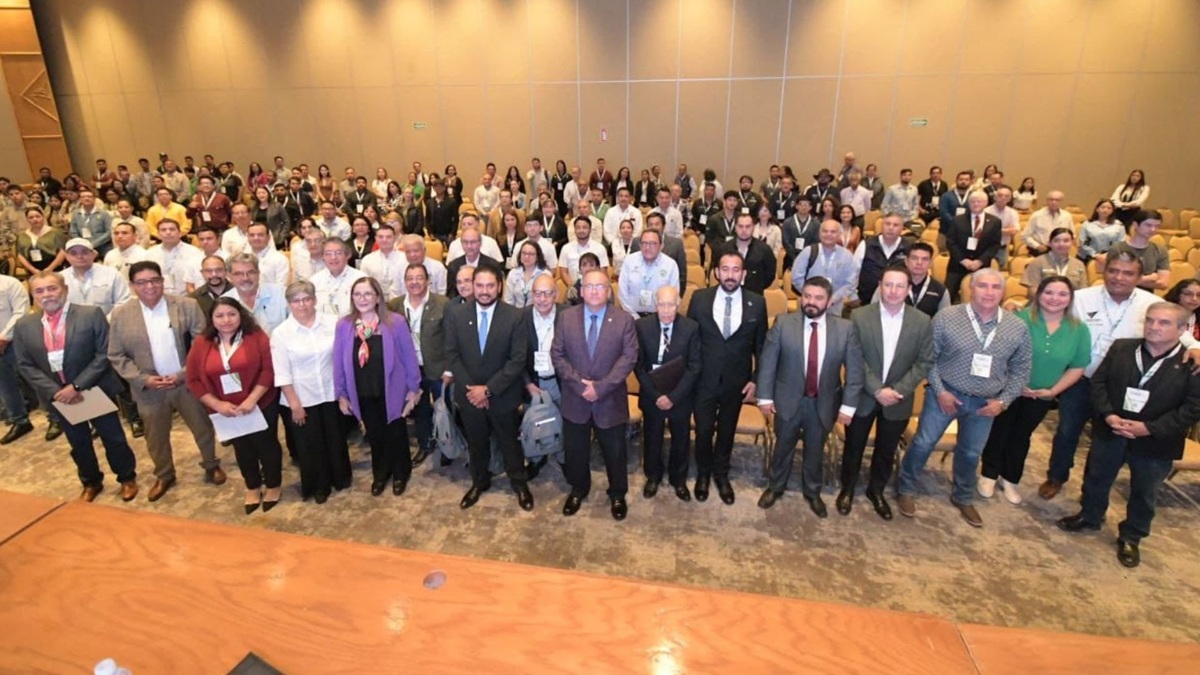 Integrantes de la UACh participan en el evento científico del área forestal más importante de México