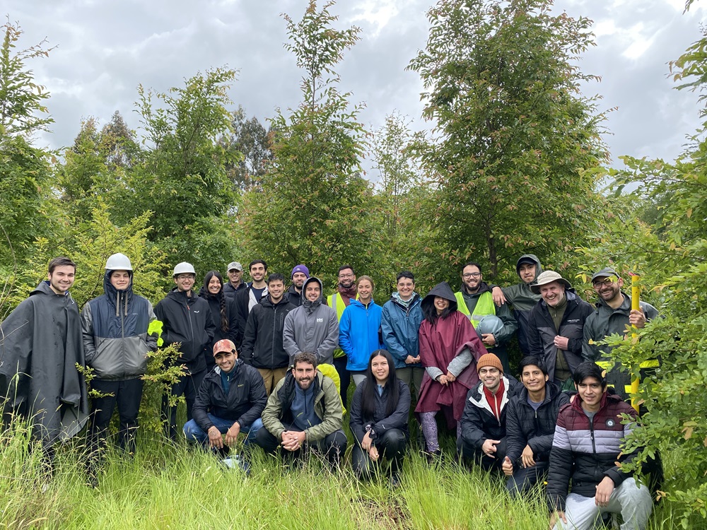 Salidas a terreno potencian formación de estudiantes de Ingeniería Forestal