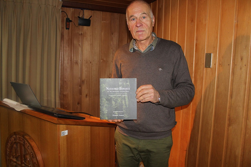 En la UACh se presentó libro sobre el bosque y su manejo forestal sustentable