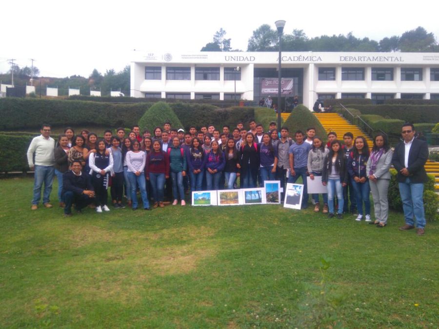 Académico expone visión sobre sector forestal de Chile a estudiantes de Zacapoaxtla, México