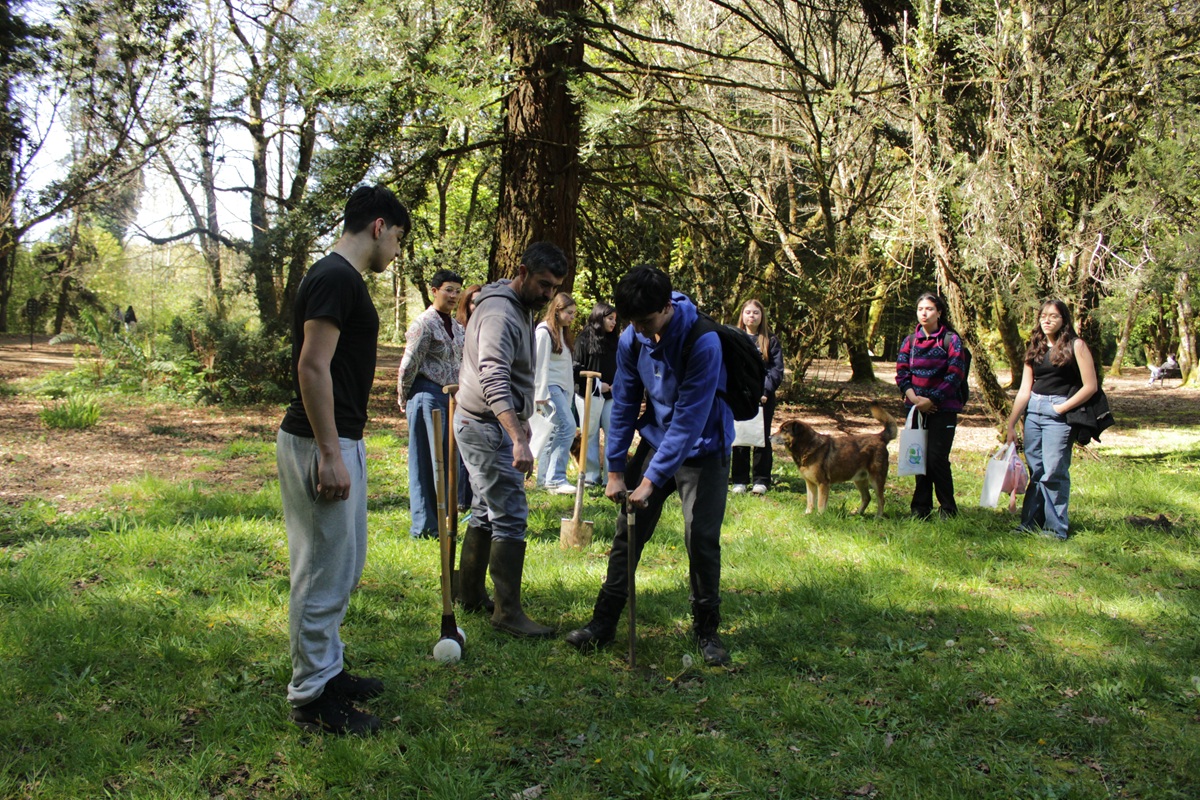 Estudiantes de enseñanza media visitan Facultad de Ciencias Forestales y Recursos Naturales