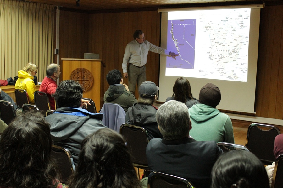 Experto en restauración dictó charla en la UACh