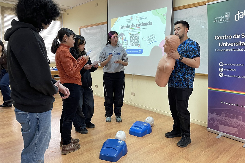 Estudiantes de la UACh aprenden sobre primeros auxilios