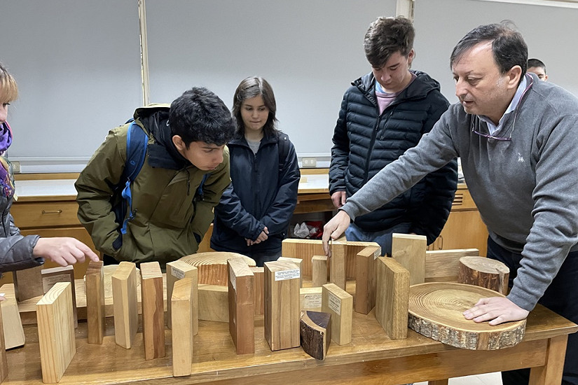 Hampton College conoce laboratorios del área forestal y de recursos naturales