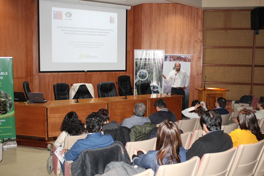 INFOR y UACh presentan propuestas para la restauración del bosque nativo a gran escala en el centro sur de Chile