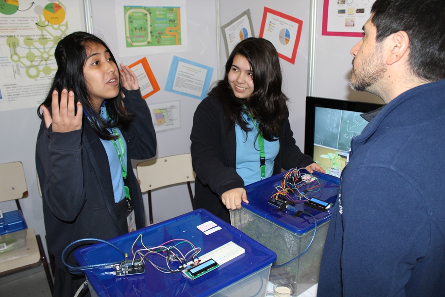 Laboratorios de Ciencias Forestales y Recursos Naturales participaron en Congreso Regional Escolar de la Ciencias y la Tecnología Explora