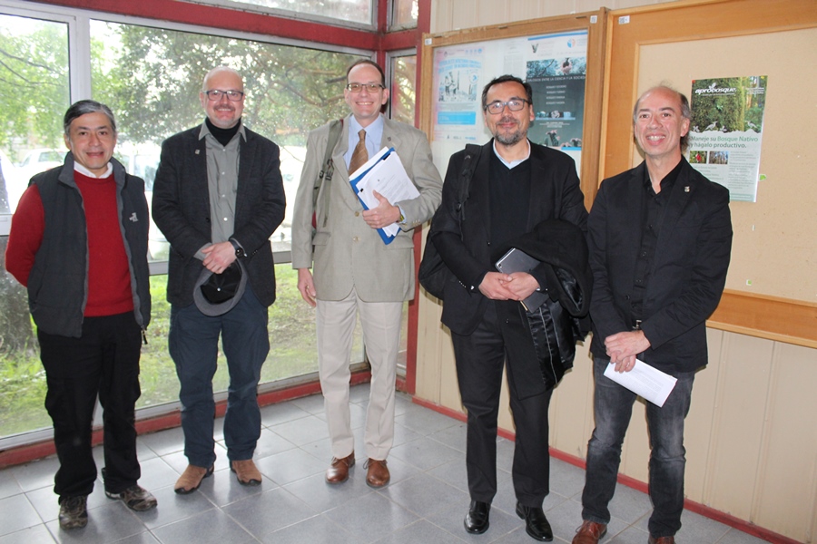 Doctorado en Ecosistemas Forestales y Recursos Naturales recibe Pares Evaluadores