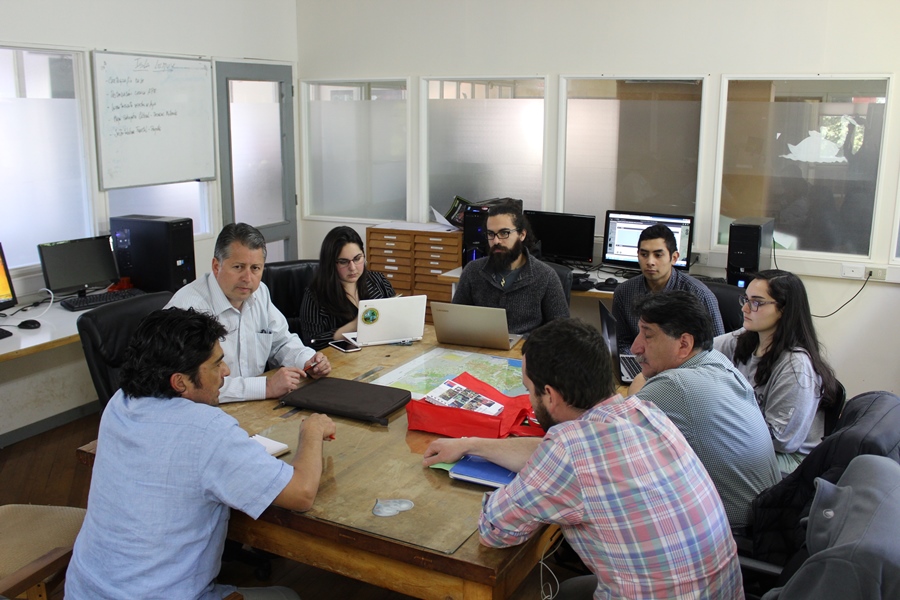 A través de levantamiento de información cartográfica se concretará colaboración con Municipalidad de Puqueldón