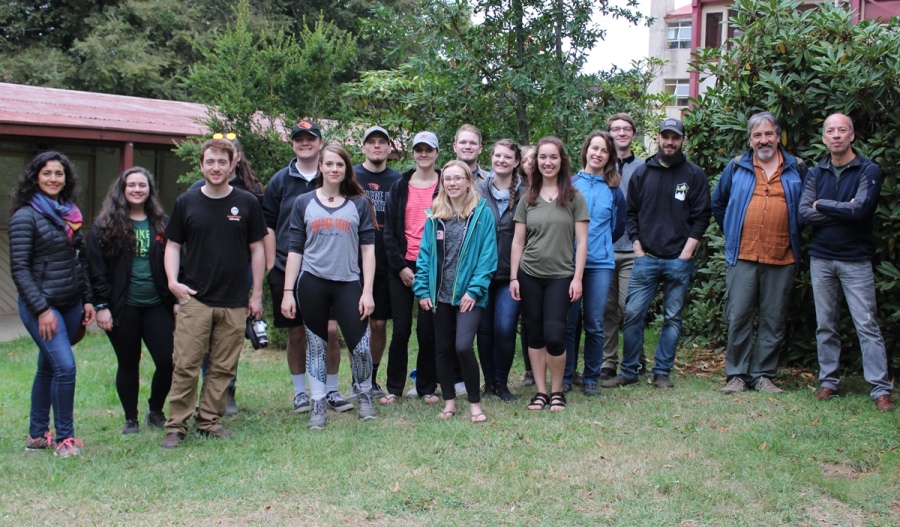 Estudiantes de Estados Unidos conocen manejo de bosque y recursos naturales en curso de la UACh