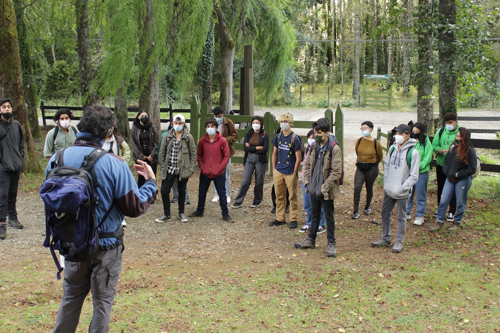 Con visita al bosque y diversas actividades Facforen recibe a estudiantes 2022