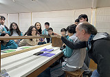 Saint Paul College de Llanquihue conoce Laboratorio de Productos Forestales