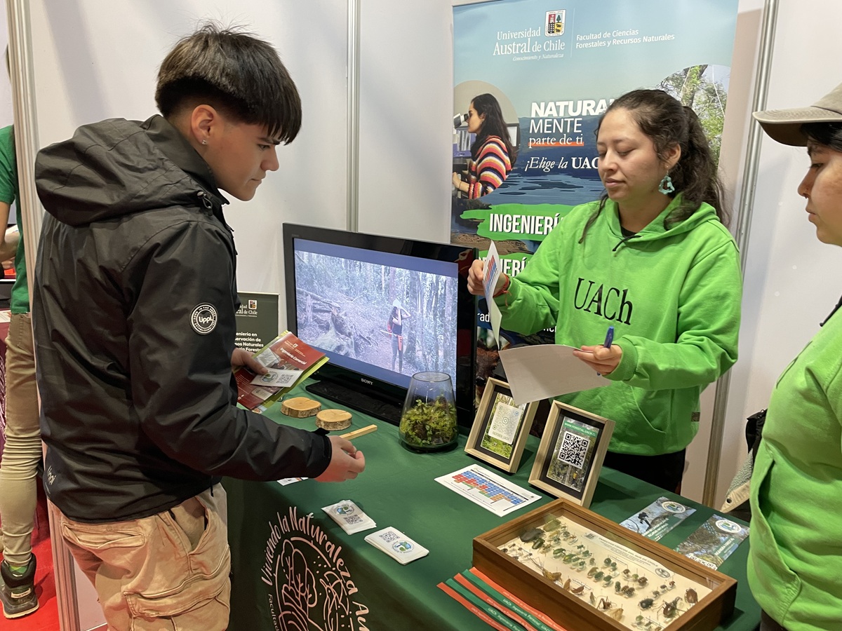 Exitoso Día de Puertas Abiertas permitió difundir la oferta académica de la Facultad de Ciencias Forestales y Recursos Naturales