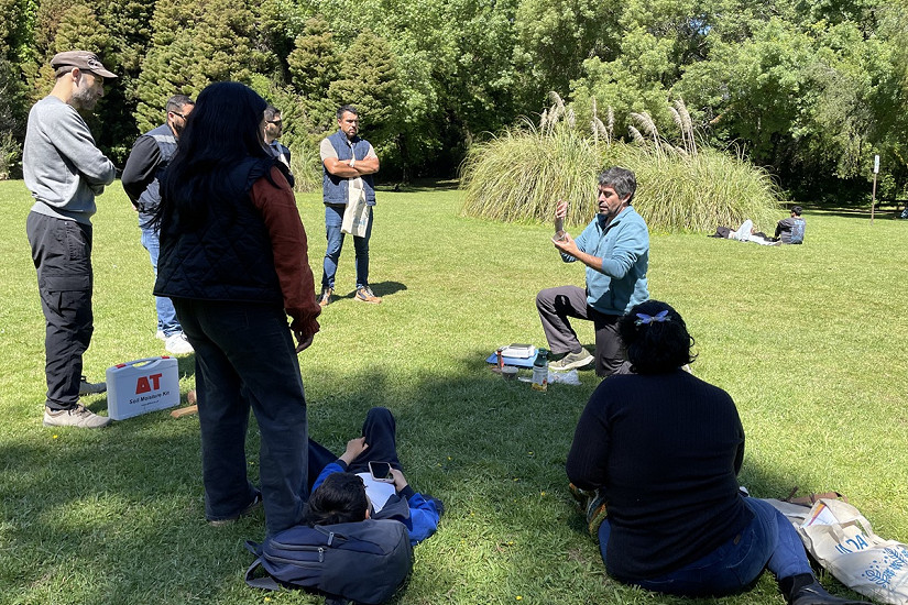 Jóvenes Rurales de los Ríos participan en talleres de la Facultad de Ciencias Forestales y Recursos Naturales