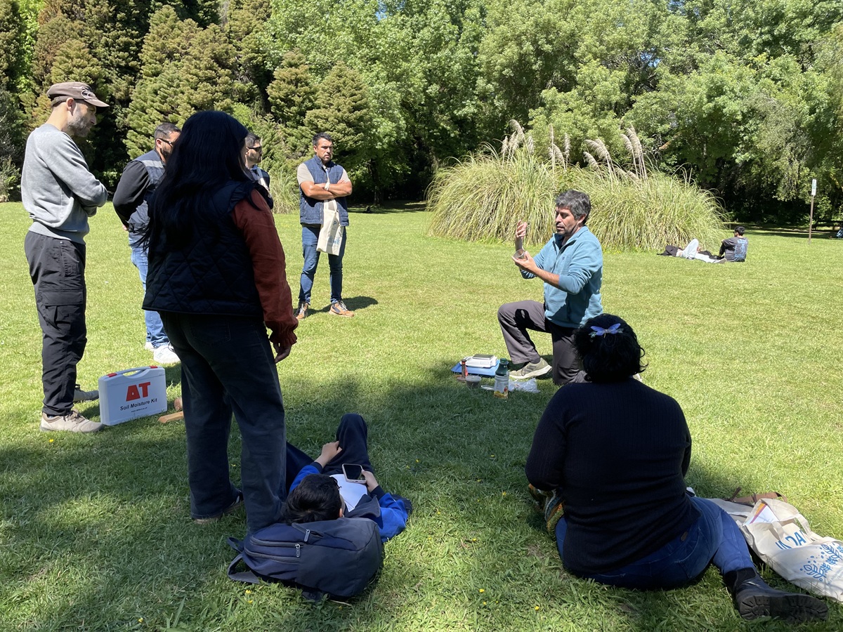 Jóvenes Rurales de los Ríos participan en talleres de la Facultad de Ciencias Forestales y Recursos Naturales