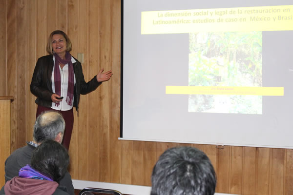 Investigadora brasileña dictó curso de restauración de ecosistemas forestales