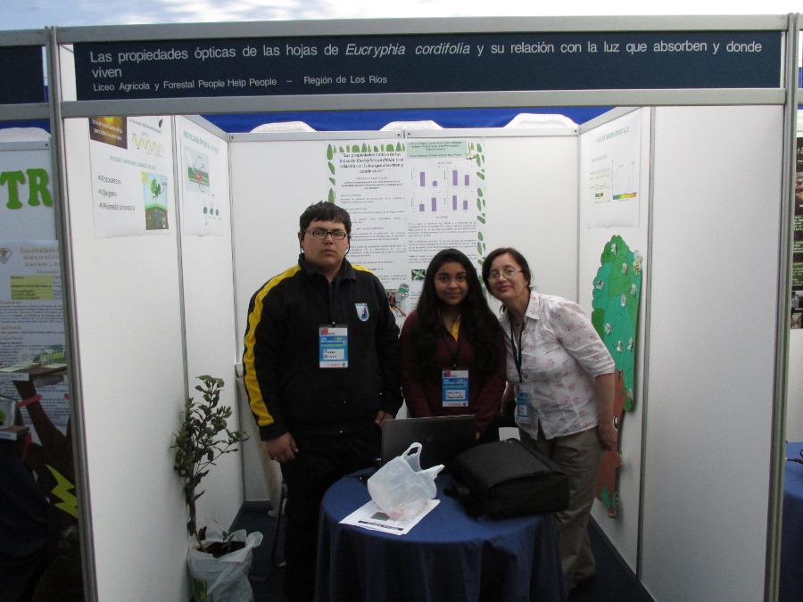 Hoy los estudiantes de Los Ríos defenderán sus stand en Congreso Nacional de Ciencia y Tecnología