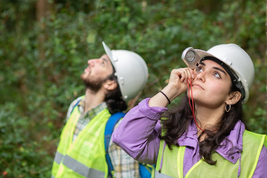 El mes en que se conmemora la labor de lngeniero(as) Forestales