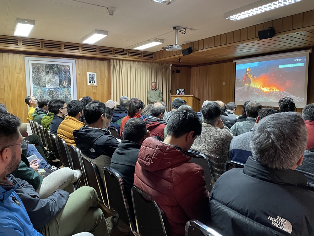 Destacan el aporte de la Inteligencia Artificial en la gestión de combate de incendios forestales en Chile
