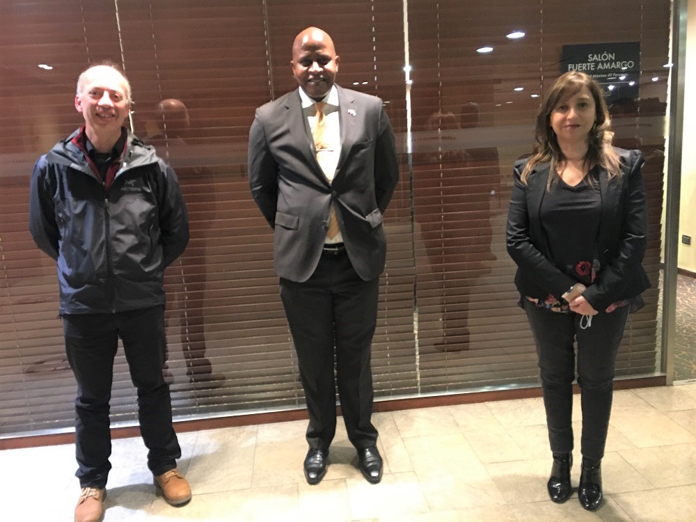 Reunión con embajador de Sudáfrica permitirá vinculación con universidades de ese país