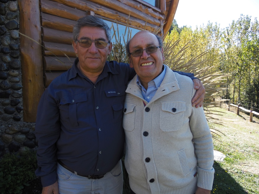 FACFOREN entrega reconocimiento a exfuncionarios