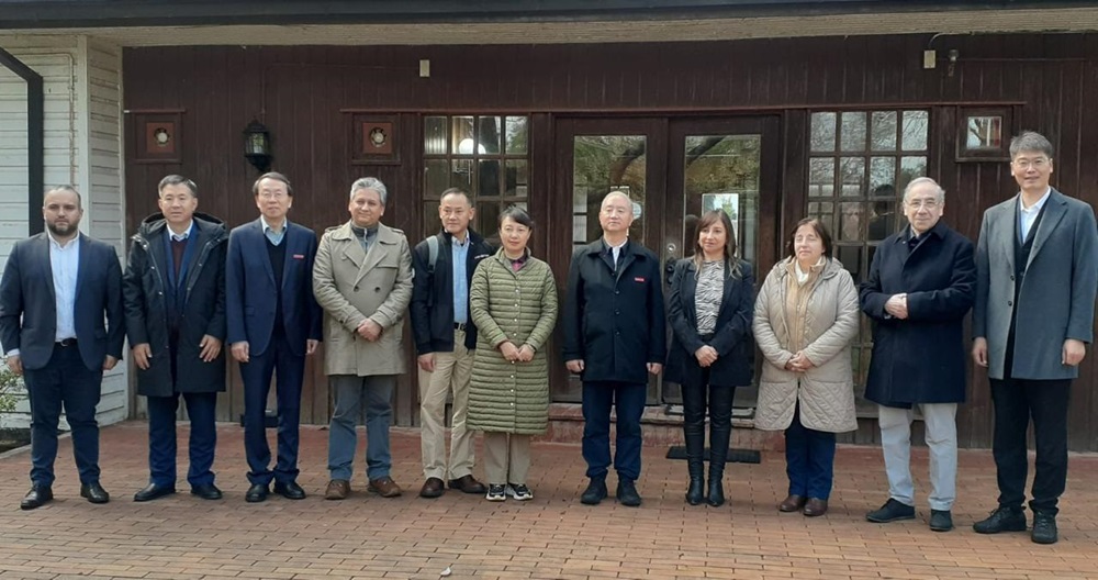 Delegación china explora oportunidades de cooperación en área forestal con la UACh
