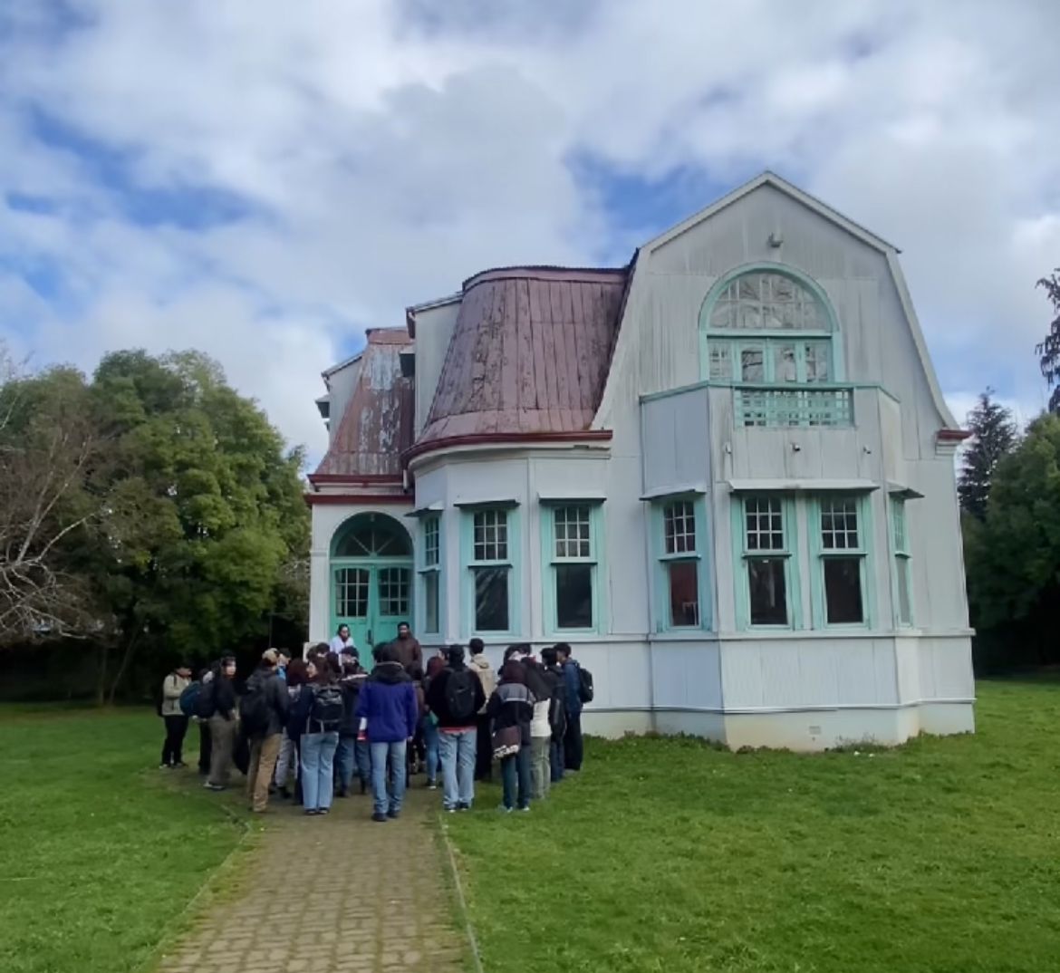 Estudiantes de Ingeniería en Conservación de Recursos Naturales visitaron los museos UACh