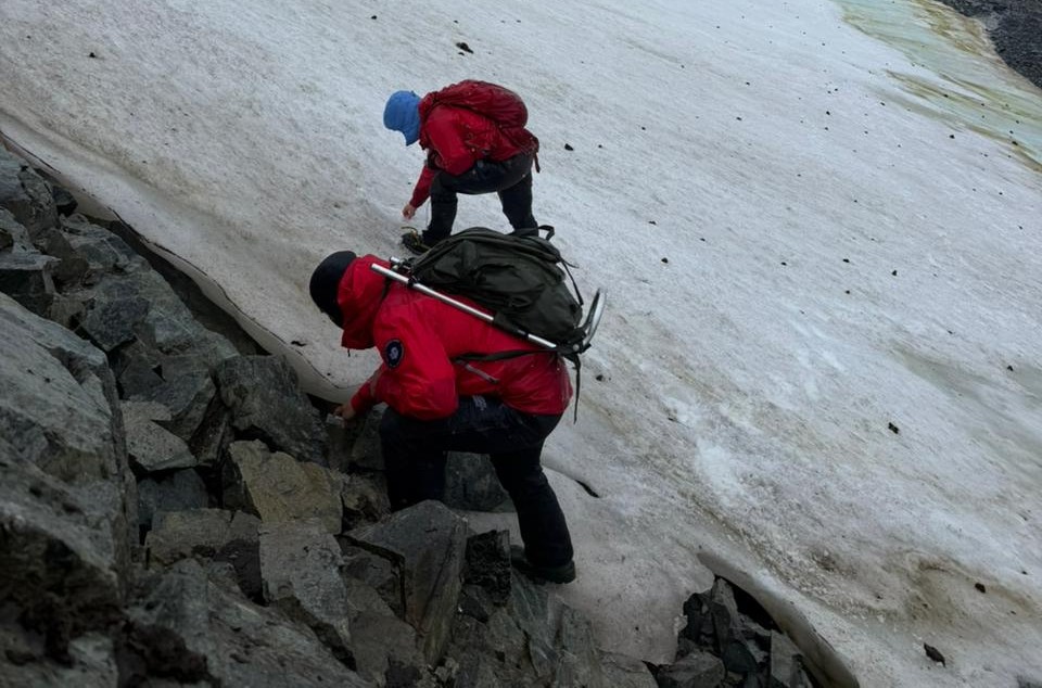 Académicos UACh participan de expedición científica en la Antártica