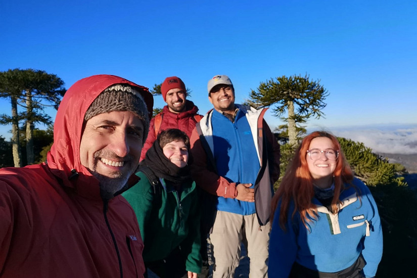 Estudiantes de Magíster en Ciencias mención Bosques y Medio Ambiente conocen la recuperación del bosque nativo en precordillera de Nahuelbuta